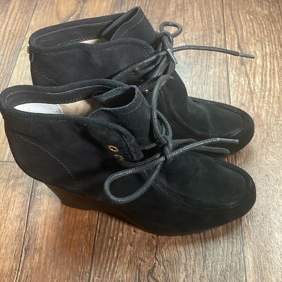 Michael Kors Beth Black Suede Lace Up Platform Ankle Boot Sz 7. Like New. - Picture 7 of 12